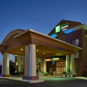 Holiday Inn Express Hotel & Suites